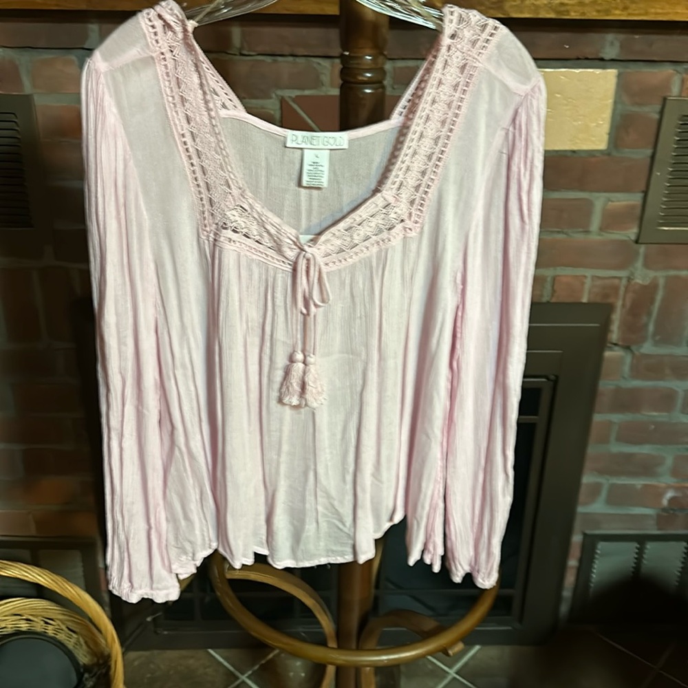 Ladies brand new size large pink long sleeve top.